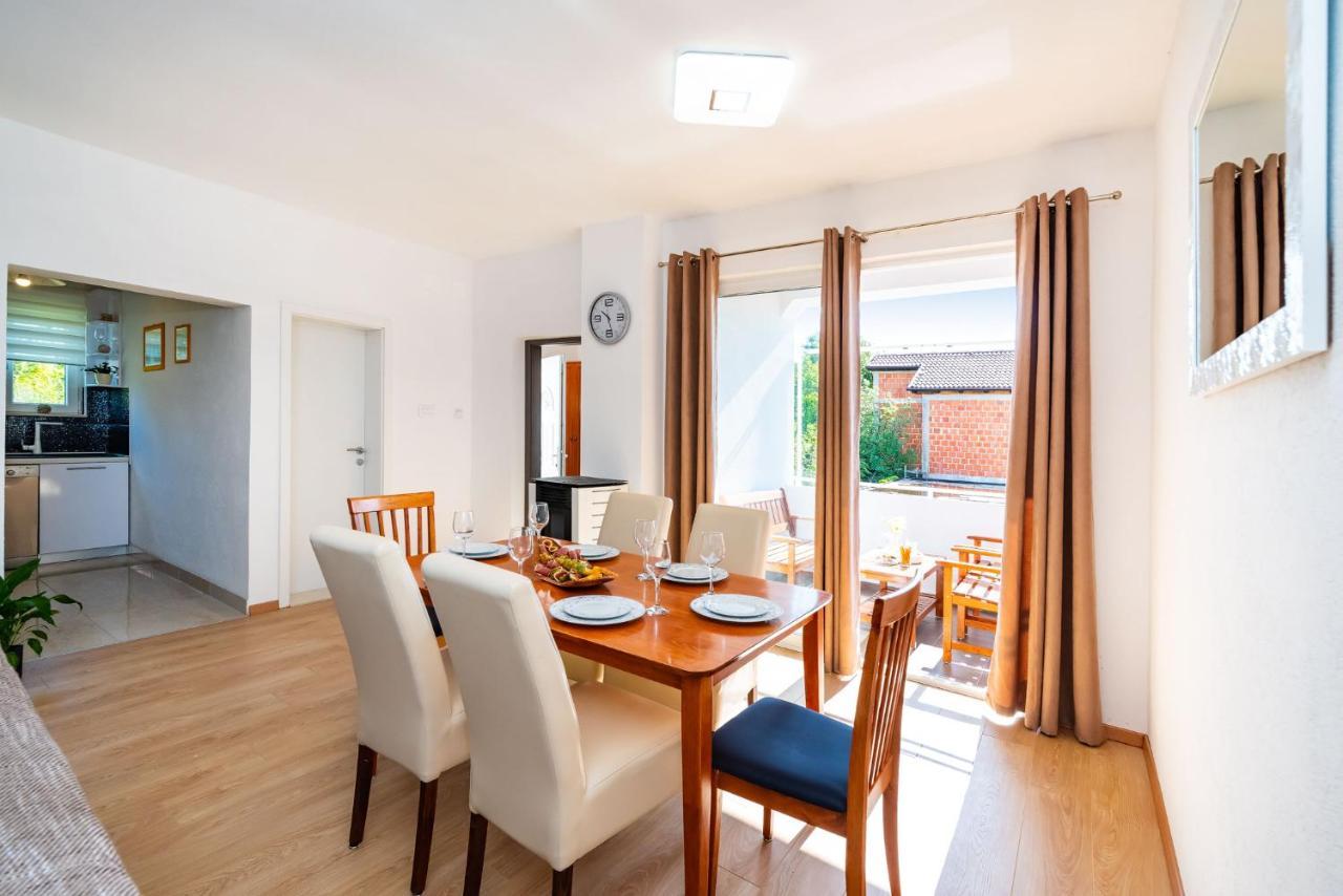 יסניצה Apartment Maia Lena For Family מראה חיצוני תמונה